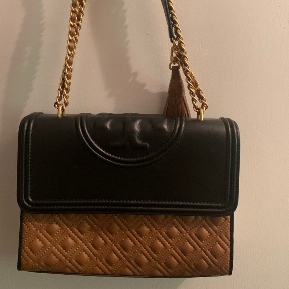 Tory Burch handbag and small matching wallet!!